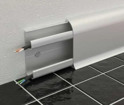 Алюминиевый плинтус Fezard Серебро 65х24х2,5м в Тюмени