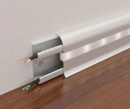 Алюминиевый плинтус Fezard с подсветкой Серебро 65х24х2,5м в Тюмени