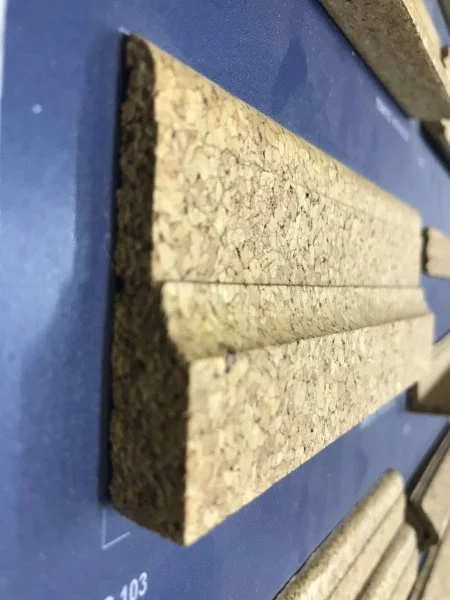 Плинтус пробковый ArtCorkDesing С 103 лакированный 12х65х910 мм в Тюмени