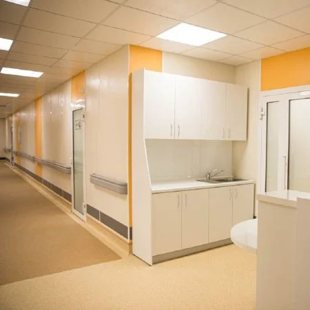 Коннелюрный односоставной плинтус Bonkeel Prof Серый (95х2700мм) в Тюмени