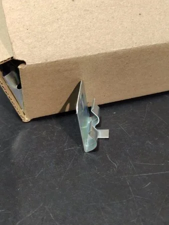 Клипсы к плинтусу MDF Bonkeel (50шт) в Тюмени