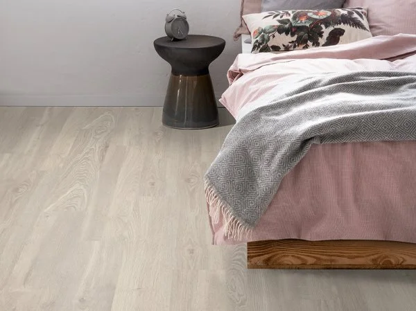 Ламинат Egger PRO 8/33 Дуб Кортон белый EPL051 в Тюмени