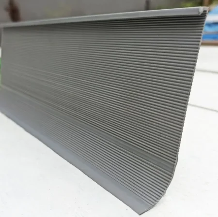 Коннелюрный односоставной плинтус Bonkeel Prof Серый (95х2700мм) в Тюмени