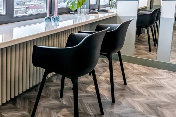 Пробковое покрытие CorkStyle Chevron Silver (1235*305*6 мм) HC в #REGION_NAME_DECLINE_PP#