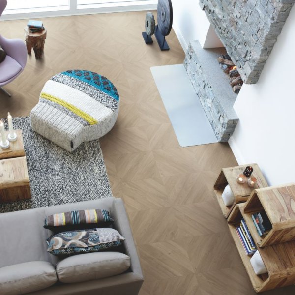 Ламинат Pergo Chevron 12 Pro Дуб Греш L1254-04164 в #REGION_NAME_DECLINE_PP#